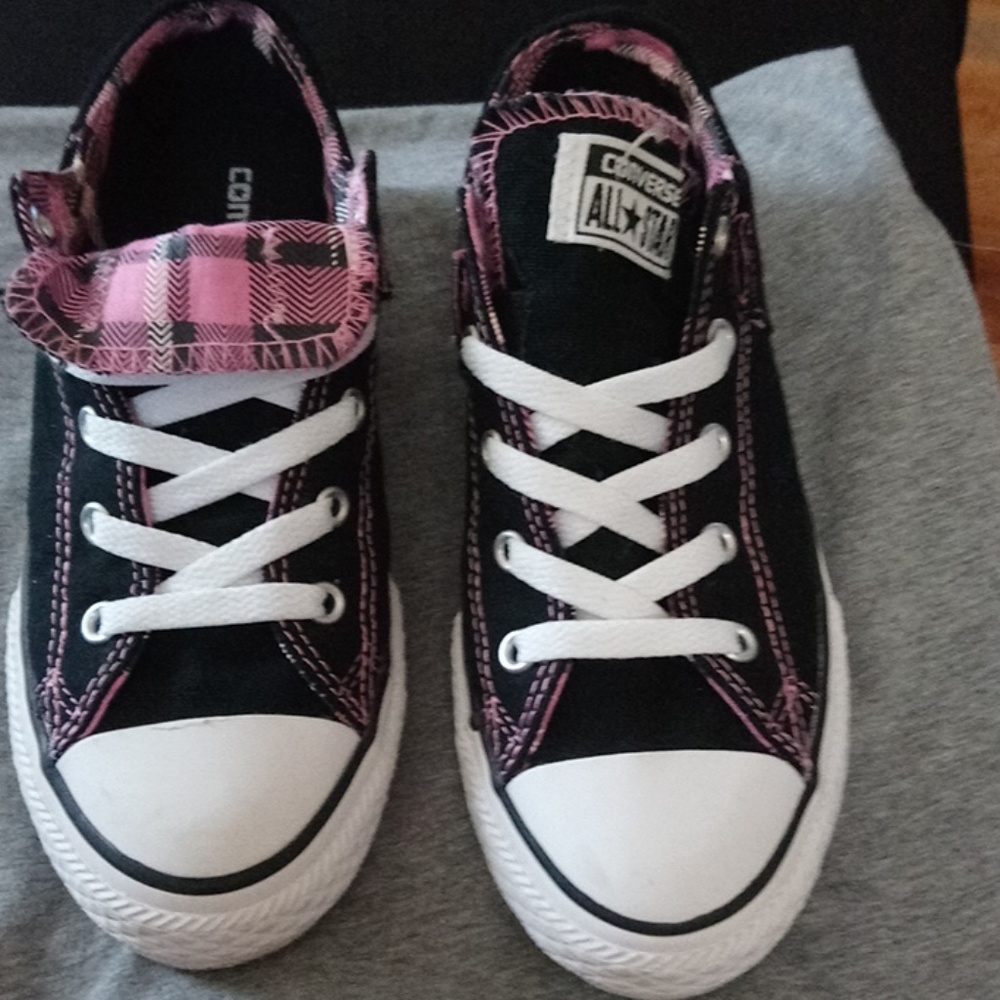No tie Youth converse size 3
